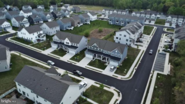 604 LONGLEAF DR, Newark, DE 19702