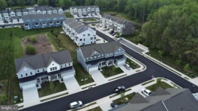 604 LONGLEAF DR, Newark, DE 19702