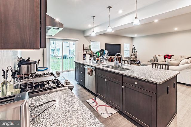 604 LONGLEAF DR, Newark, DE 19702