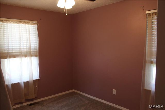 3678 Falcon Avenue, Bridgeton, MO 63044