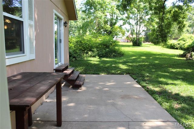 3678 Falcon Avenue, Bridgeton, MO 63044