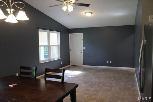 3678 Falcon Avenue, Bridgeton, MO 63044