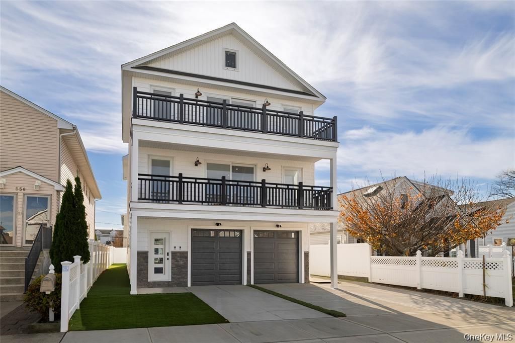 550 E Harrison Street, Long Beach, NY 11561 — exterior