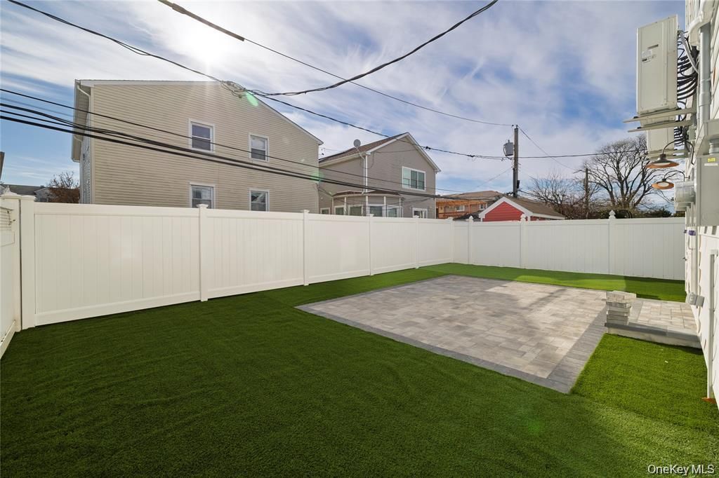 550 E Harrison Street, Long Beach, NY 11561 — photo 2