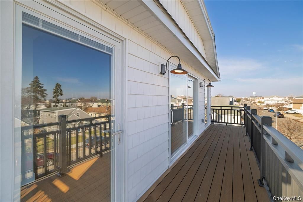550 E Harrison Street, Long Beach, NY 11561 — photo 3