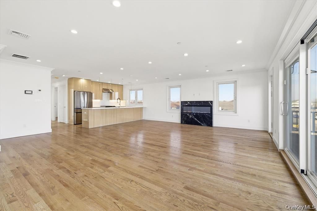 550 E Harrison Street, Long Beach, NY 11561 — photo 5