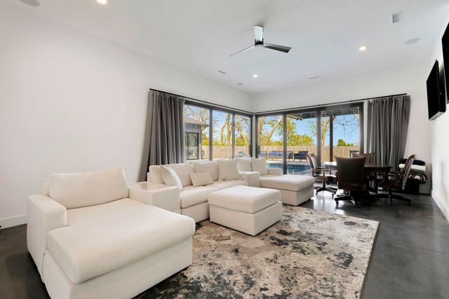 198 S Ciderbluff St, Goddard, KS 67052