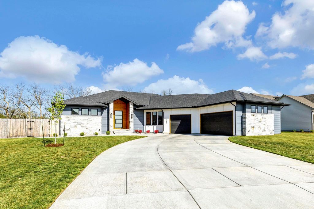 198 S Ciderbluff St, Goddard, KS 67052