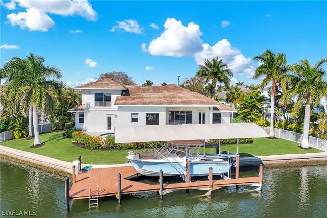 316 Waterleaf CT, Marco Island, FL 34145