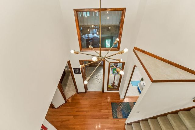 3001 W 121st Terrace, Leawood, KS 66209