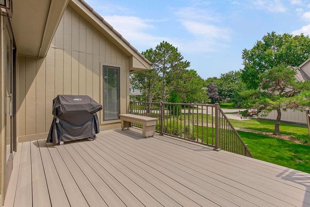 3001 W 121st Terrace, Leawood, KS 66209
