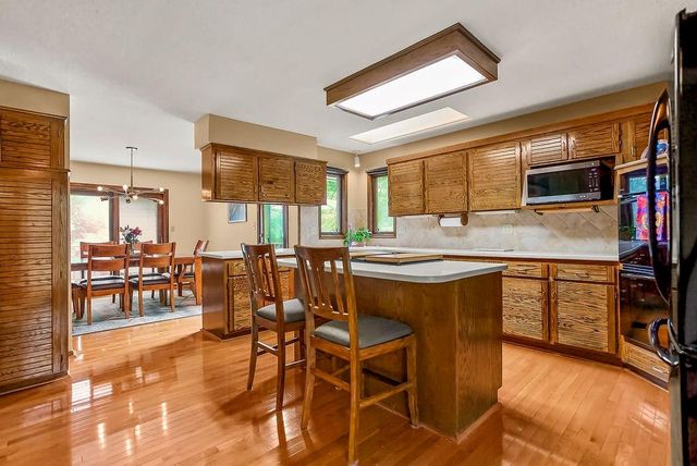 3001 W 121st Terrace, Leawood, KS 66209