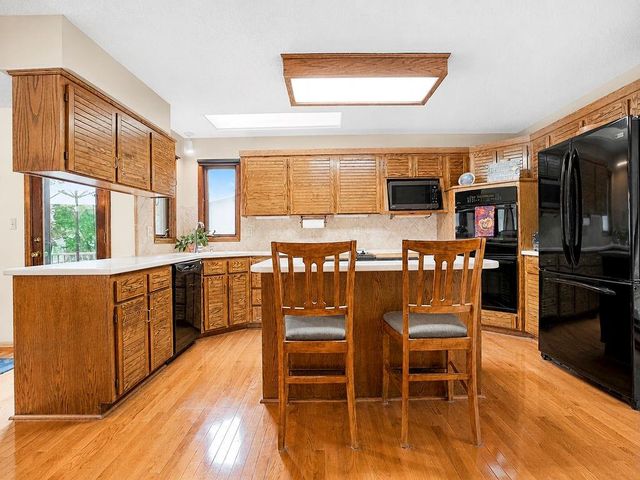 3001 W 121st Terrace, Leawood, KS 66209