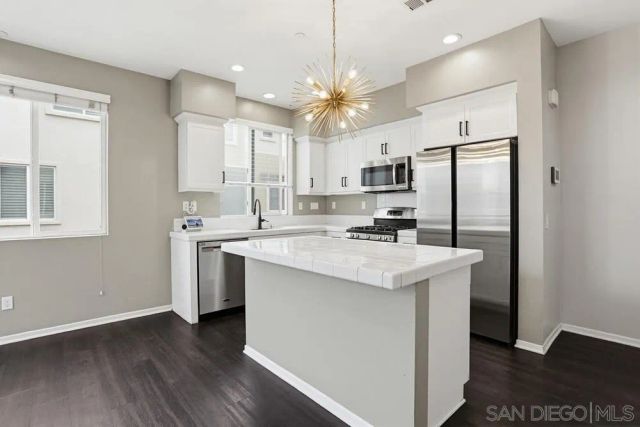 329 Antoni 1404, Escondido, CA 92025