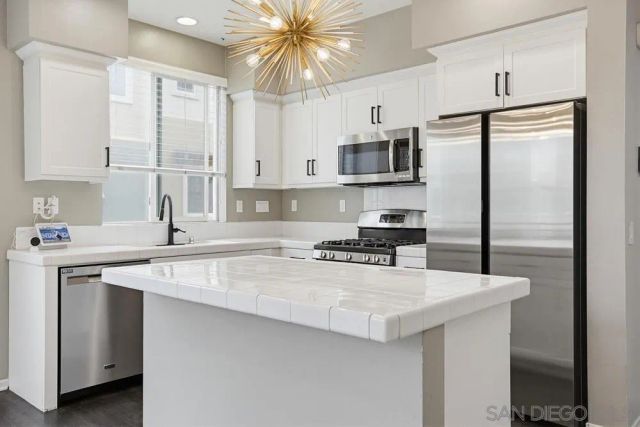 329 Antoni 1404, Escondido, CA 92025