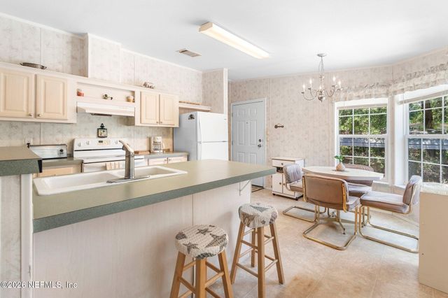 100 MCGRADY LAKE Road, Crescent City, FL 32112