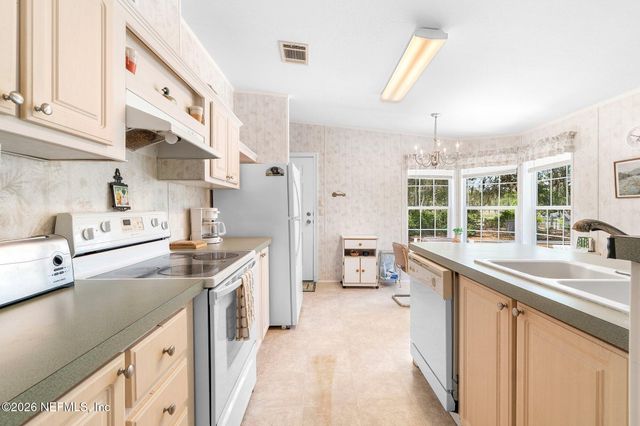 100 MCGRADY LAKE Road, Crescent City, FL 32112
