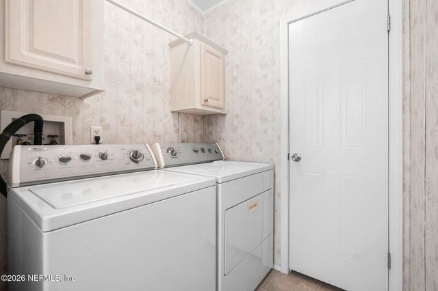 100 MCGRADY LAKE Road, Crescent City, FL 32112