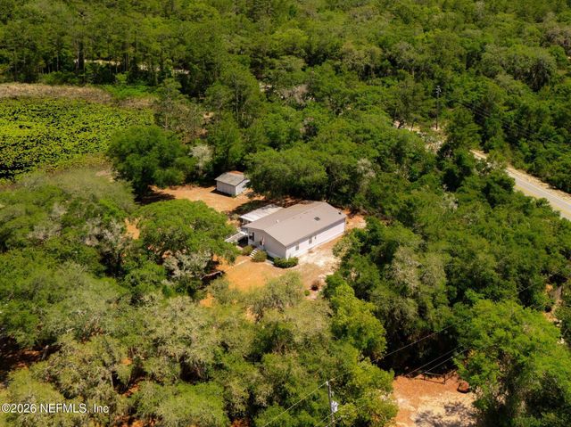 100 MCGRADY LAKE Road, Crescent City, FL 32112