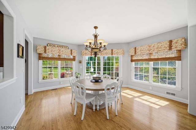 2 Hillas Ln, Chester Twp., NJ 07930