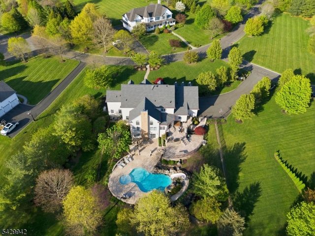2 Hillas Ln, Chester Twp., NJ 07930
