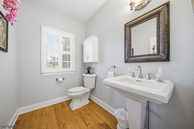 2 Hillas Ln, Chester Twp., NJ 07930