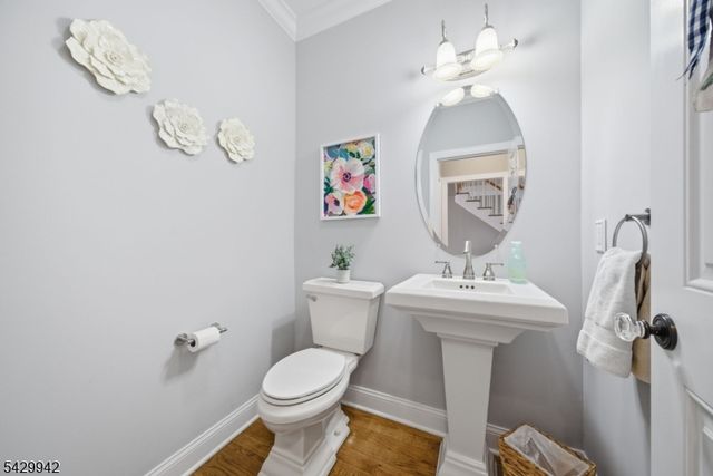 2 Hillas Ln, Chester Twp., NJ 07930