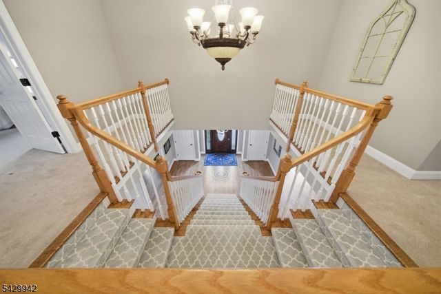 2 Hillas Ln, Chester Twp., NJ 07930