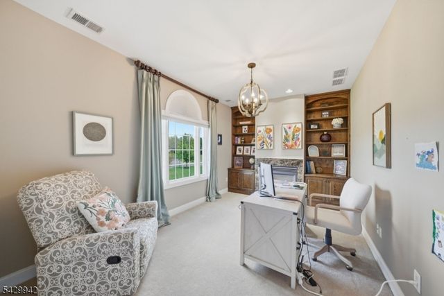 2 Hillas Ln, Chester Twp., NJ 07930
