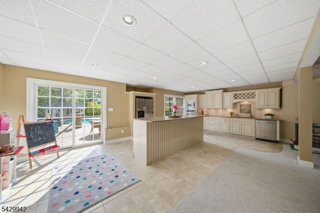 2 Hillas Ln, Chester Twp., NJ 07930