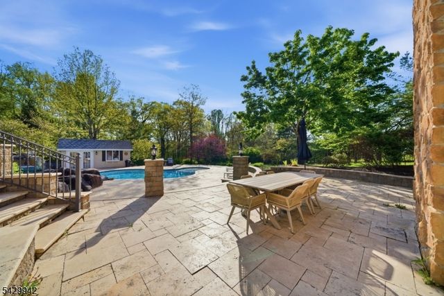 2 Hillas Ln, Chester Twp., NJ 07930