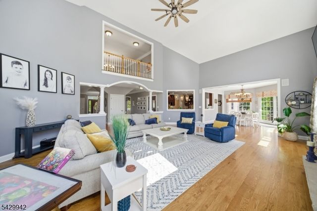 2 Hillas Ln, Chester Twp., NJ 07930