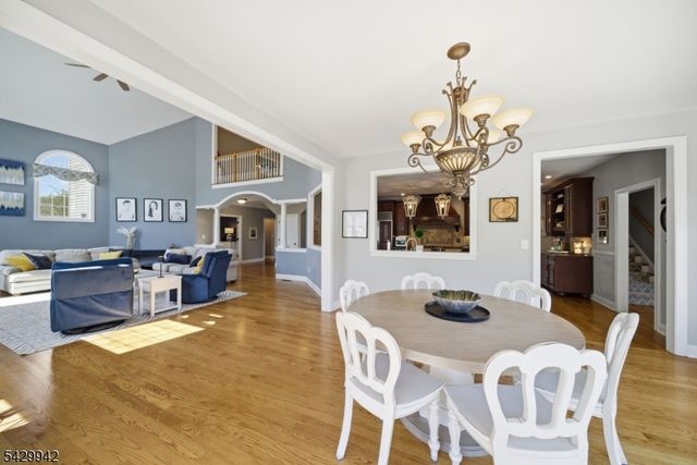 2 Hillas Ln, Chester Twp., NJ 07930