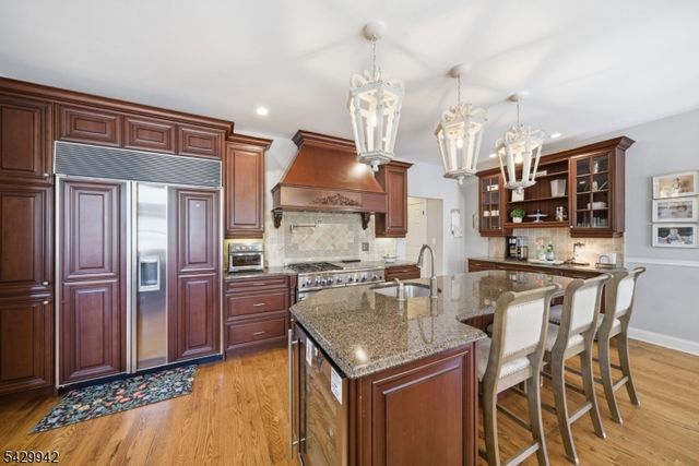 2 Hillas Ln, Chester Twp., NJ 07930