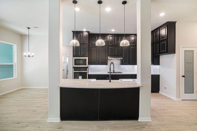 11772 Oakwood Ranch, Willis, TX 77378