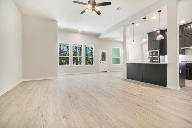 11772 Oakwood Ranch, Willis, TX 77378