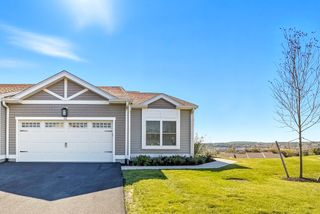 22 Horizon Dr 22, Millbury, MA 01527