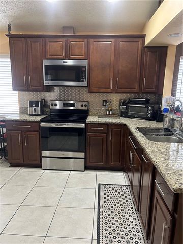 4858 KINGSTON CIRCLE, Kissimmee, FL 34746