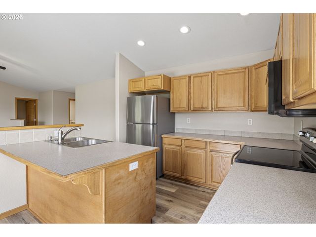 223 ARMANDE Loop, Roseburg, OR 97471