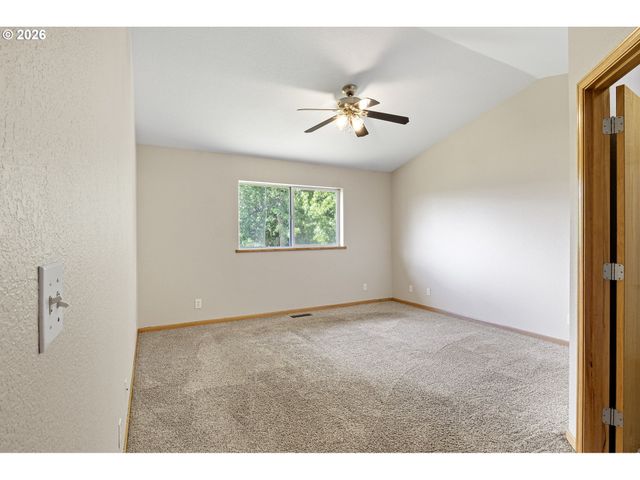 223 ARMANDE Loop, Roseburg, OR 97471