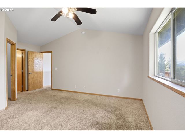 223 ARMANDE Loop, Roseburg, OR 97471