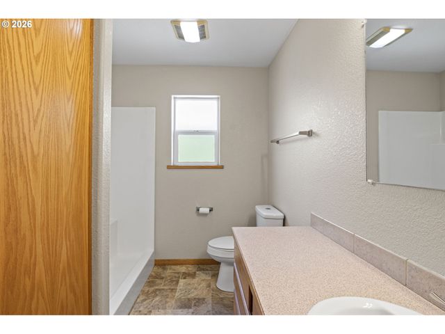223 ARMANDE Loop, Roseburg, OR 97471