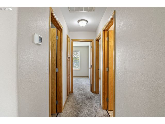 223 ARMANDE Loop, Roseburg, OR 97471