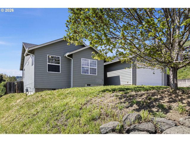 223 ARMANDE Loop, Roseburg, OR 97471