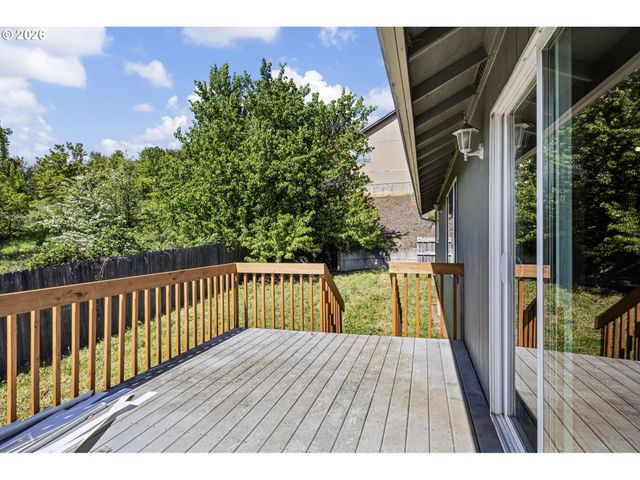 223 ARMANDE Loop, Roseburg, OR 97471