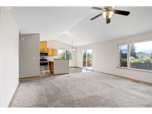 223 ARMANDE Loop, Roseburg, OR 97471