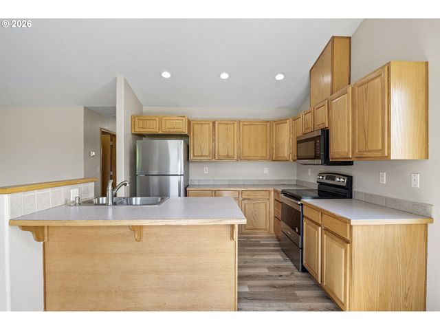 223 ARMANDE Loop, Roseburg, OR 97471