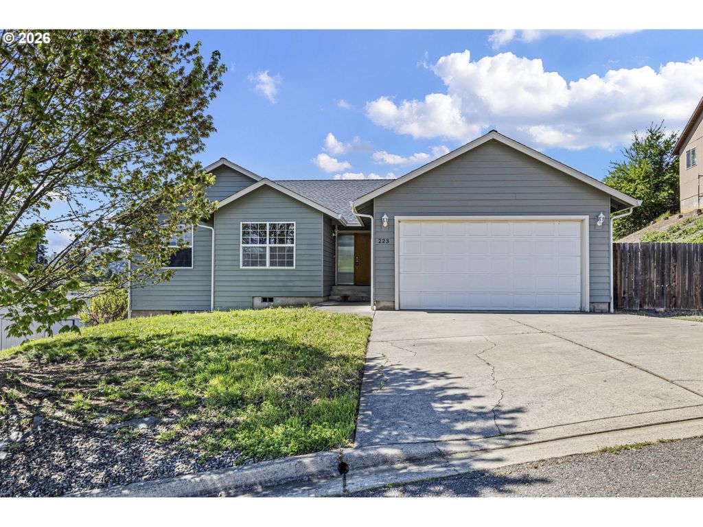 223 ARMANDE Loop, Roseburg, OR 97471