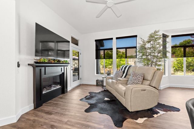 5233 Campcreek Loop, Roseville, CA 95747