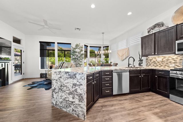 5233 Campcreek Loop, Roseville, CA 95747